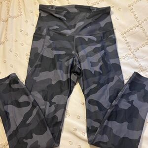 Old Navy Elevate 7/8 Leggings